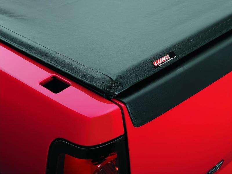 Lund 15-17 Chevy Colorado (5ft. Bed) Genesis Roll Up Tonneau Cover – Black