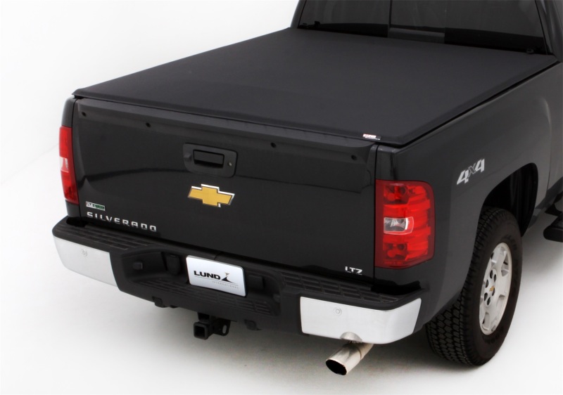 Lund 99-07 Chevy Silverado 1500 (6.5ft. Bed) Genesis Elite Tri-Fold Tonneau Cover – Black