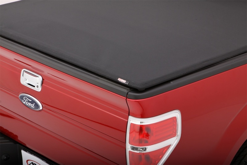 Lund 99-17 Ford F-250 Super Duty (6.5ft. Bed) Genesis Elite Tri-Fold Tonneau Cover – Black