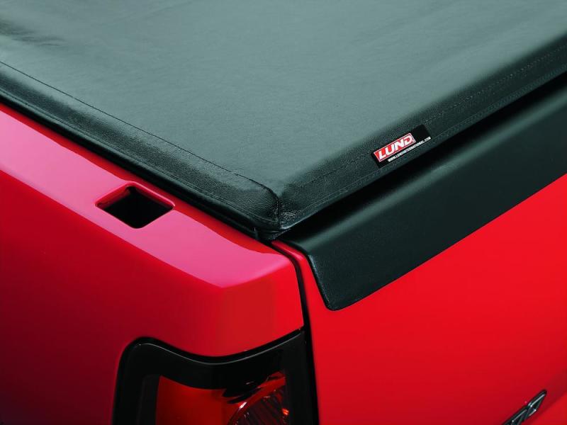 Lund 07-17 Chevy Silverado 1500 (5.5ft. Bed) Genesis Roll Up Tonneau Cover – Black
